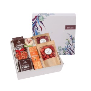 Słodki zestaw na komunię z czekoladą i krówkami